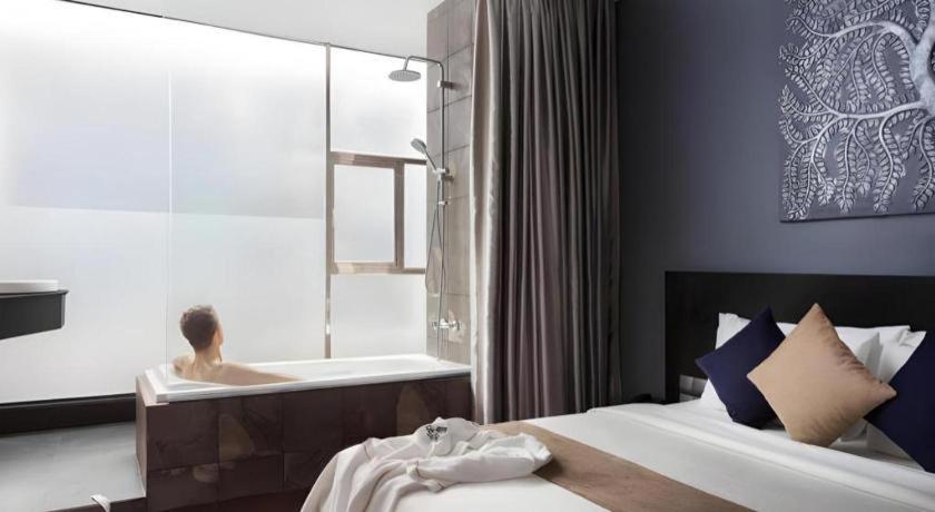 De Art Hotel Phnom Penh Exterior photo