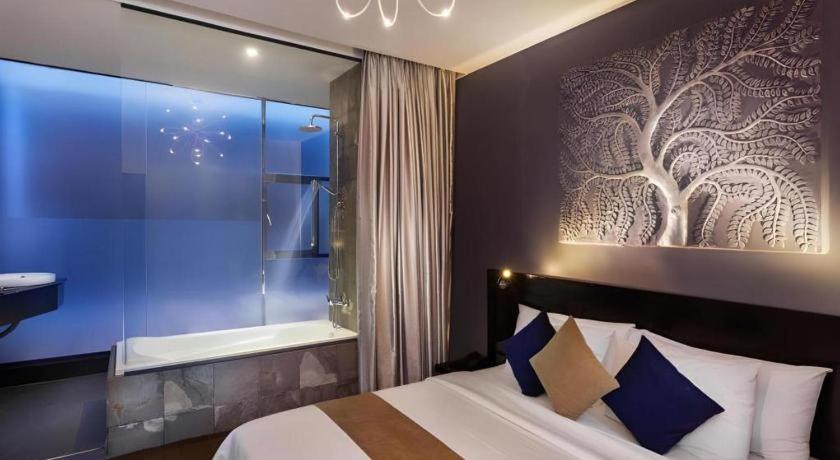 De Art Hotel Phnom Penh Exterior photo